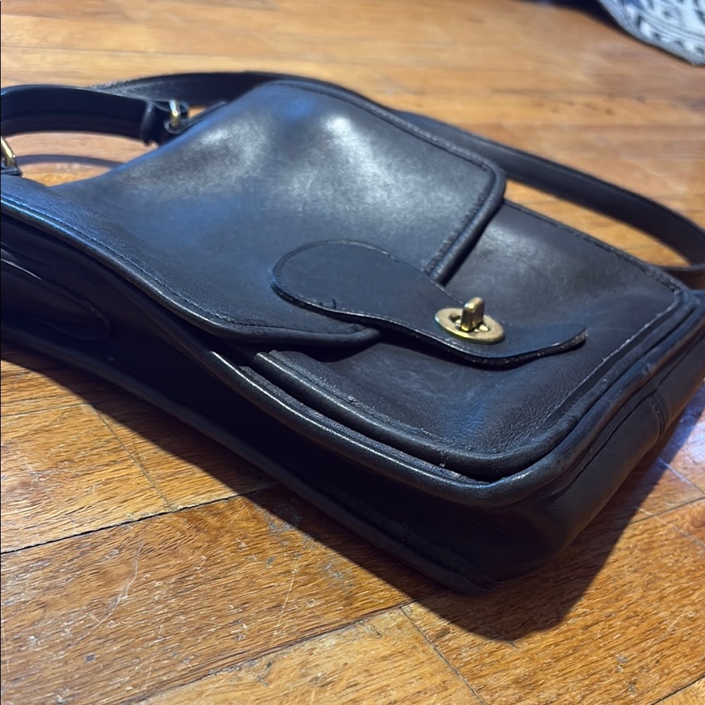 Coach Vintage Black Station Messenger Bag K5D-5130 - Picture 3 of 16